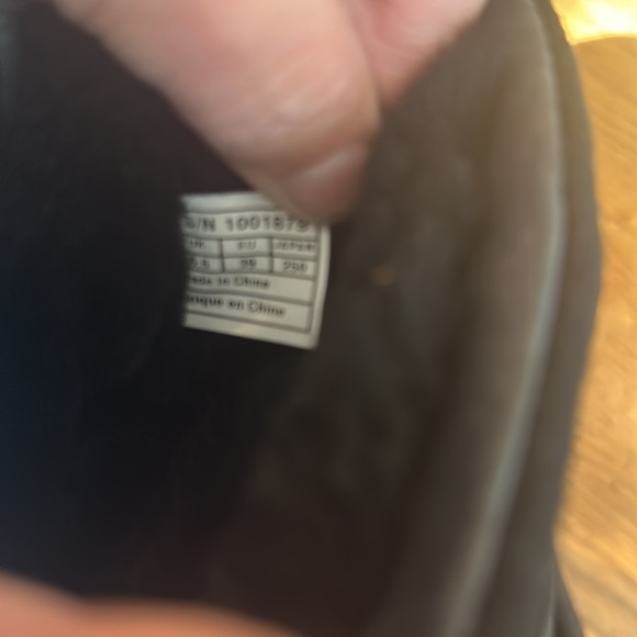 UGG Australia Selia Boot 1001879  Black Women's Size 8 US. - Picture 10 of 10